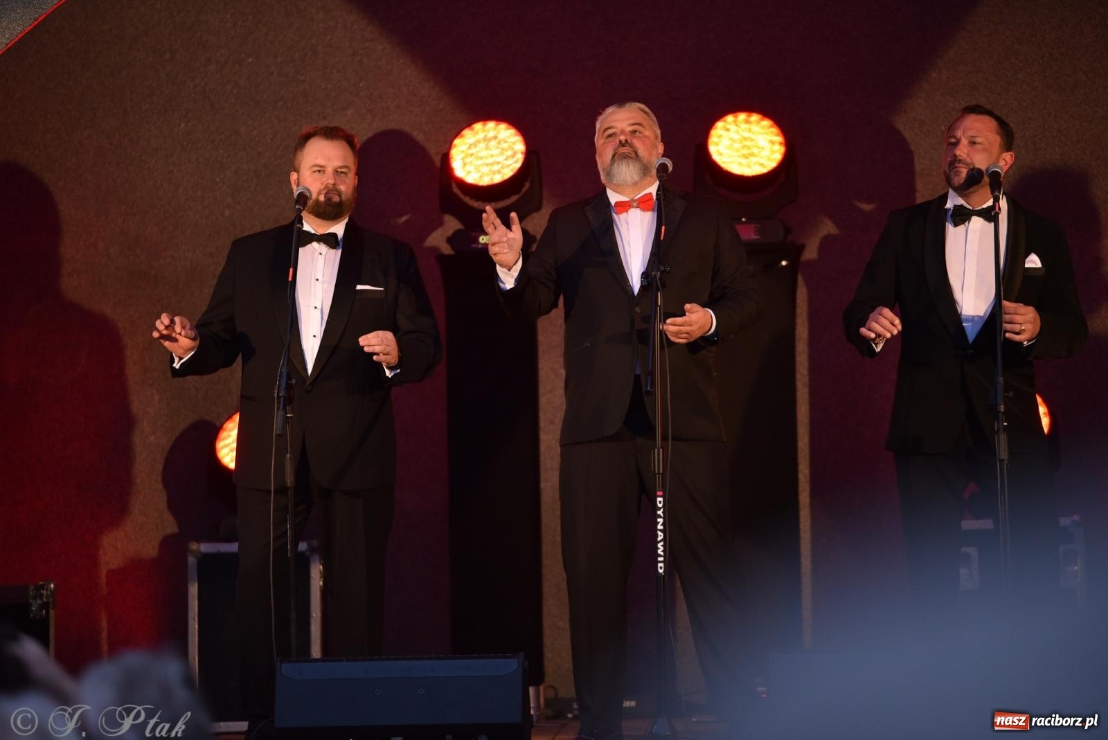 Zdjęcie w galerii na portalu naszraciborz.pl: Opera i deszcz. W parku m. Roth zakończono sezon koncertów plenerowych [FOTO i WIDEO] wiadomości z regionu