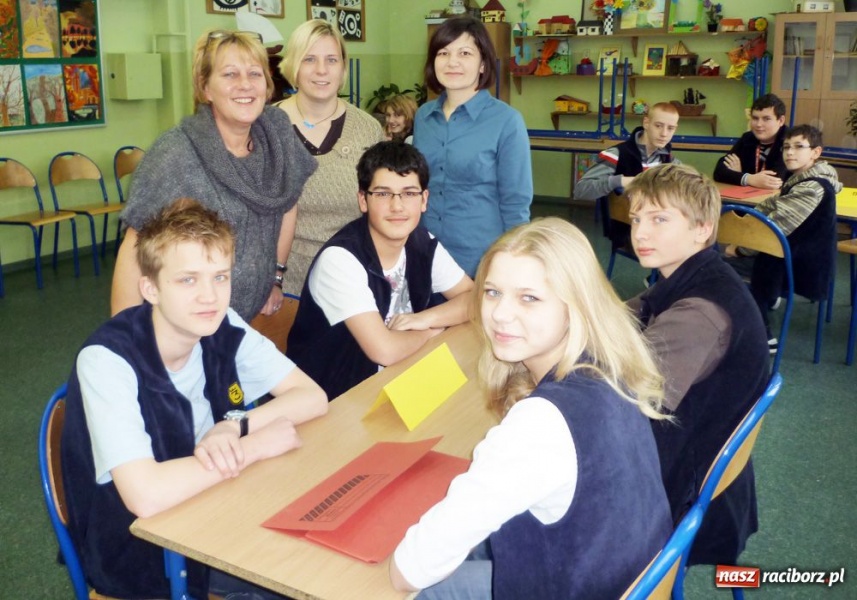 Zdjęcie w galerii na portalu naszraciborz.pl: Walijczycy uczyli w Raciborzu wiadomości z regionu