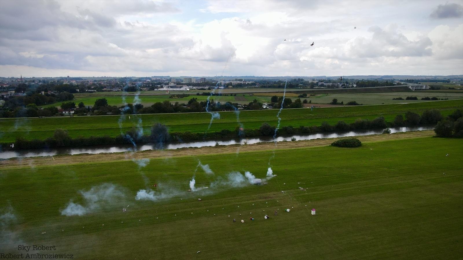 Zdjęcie w galerii na portalu naszraciborz.pl: Ponad stu modelarzy i F16 [FOTO] wiadomości z regionu