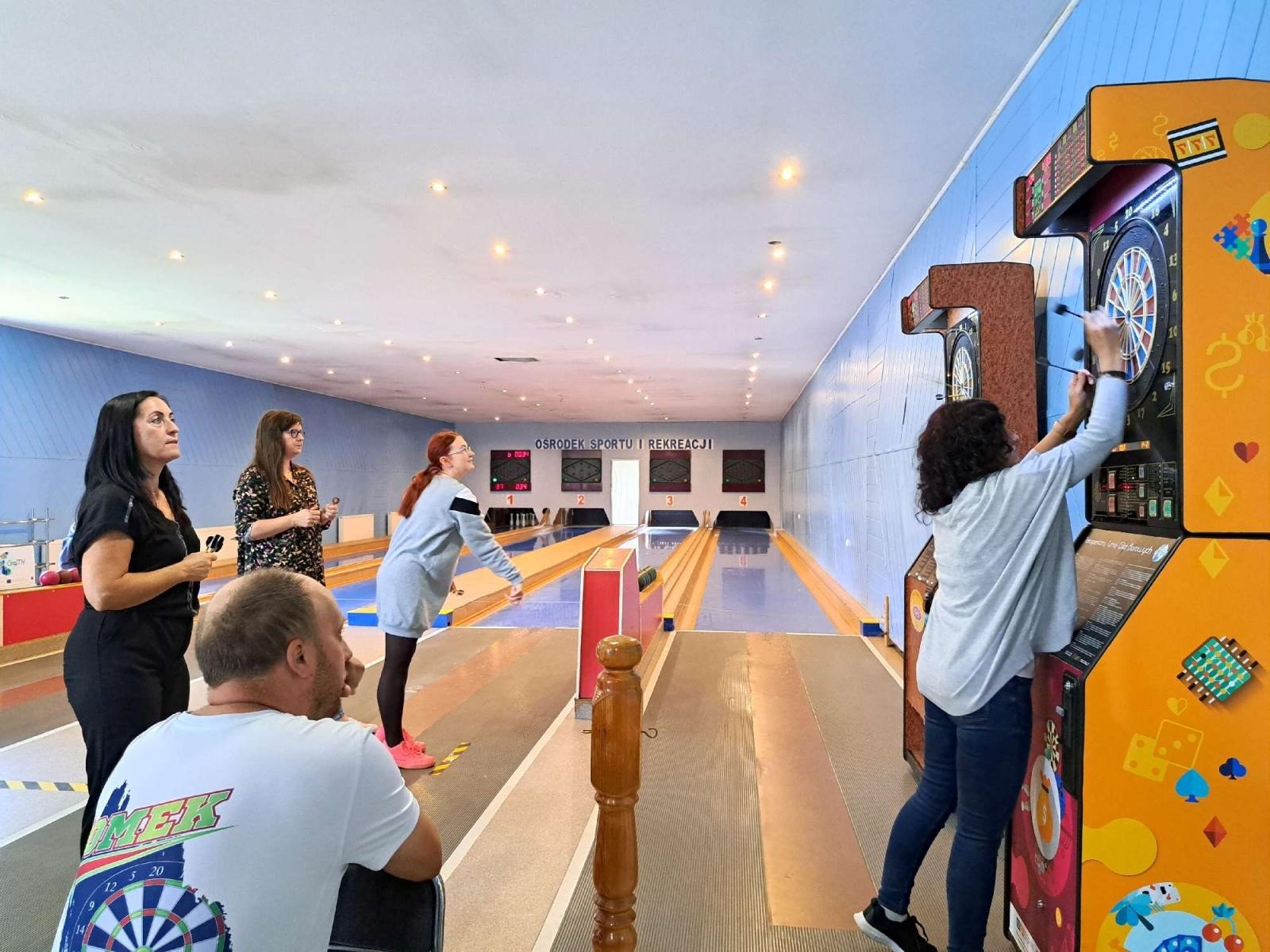 Zdjęcie w galerii na portalu naszraciborz.pl: Agata Kopta i Piotr Kupka triumfują w 5. rundzie ligi darta wiadomości z regionu