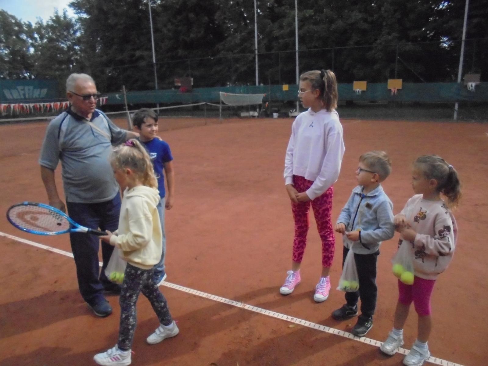 Zdjęcie w galerii na portalu naszraciborz.pl: Tenisowa rywalizacja dzieci i dorosłych na korcie Rafako wiadomości z regionu