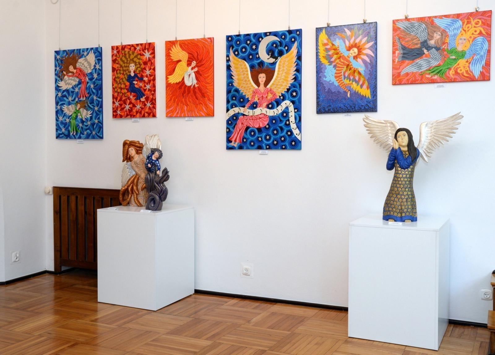 Zdjęcie w galerii na portalu naszraciborz.pl: Kolorowy świat Jana Koloczka w raciborskim Muzeum wiadomości z regionu