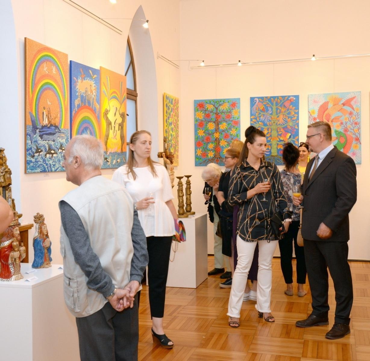 Zdjęcie w galerii na portalu naszraciborz.pl: Kolorowy świat Jana Koloczka w raciborskim Muzeum wiadomości z regionu