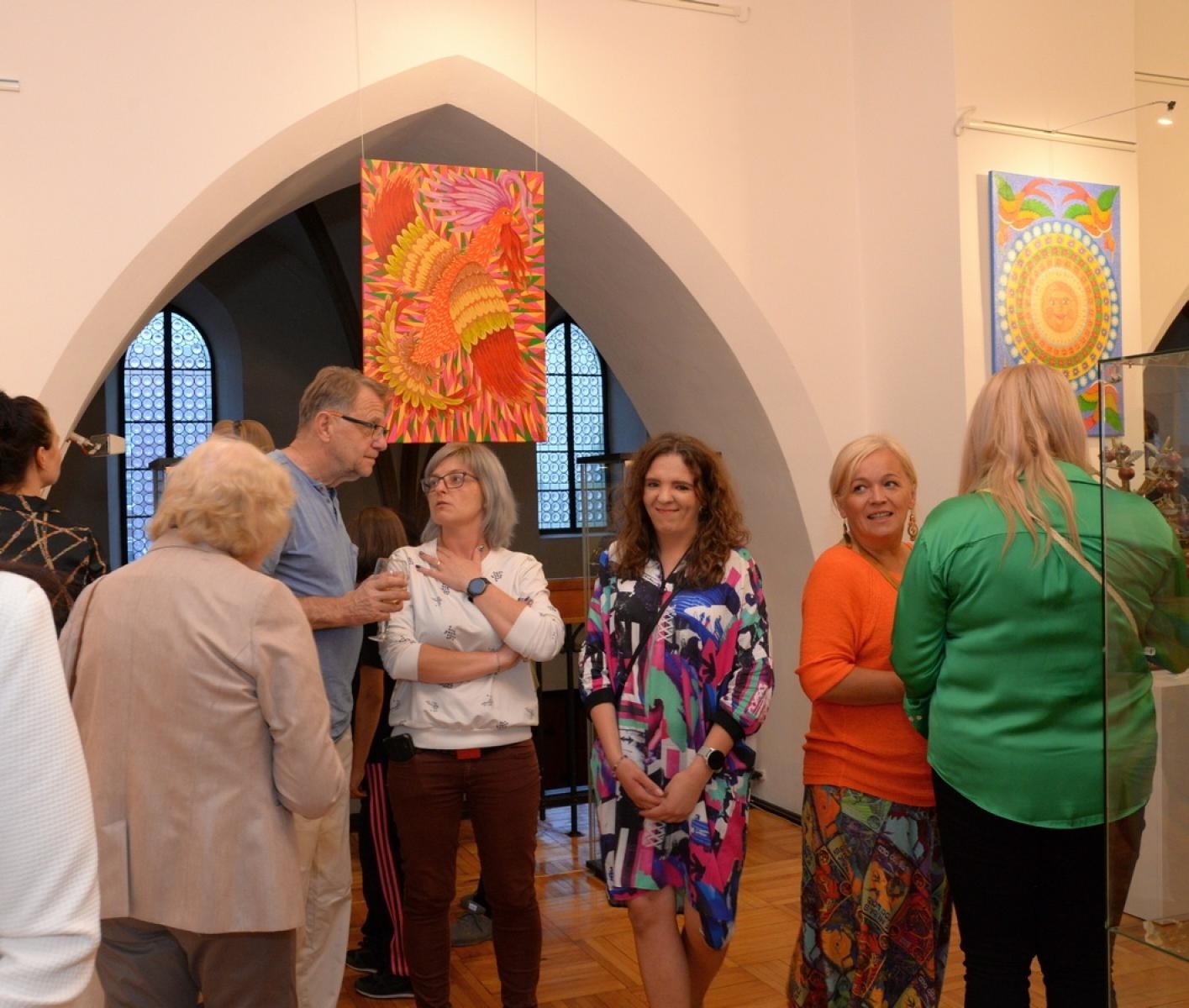 Zdjęcie w galerii na portalu naszraciborz.pl: Kolorowy świat Jana Koloczka w raciborskim Muzeum wiadomości z regionu