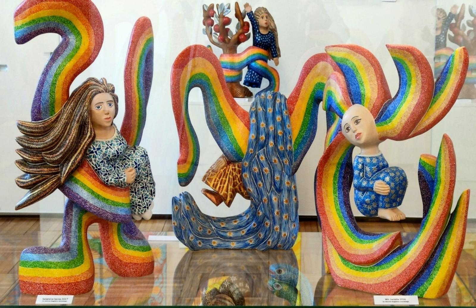 Zdjęcie w galerii na portalu naszraciborz.pl: Kolorowy świat Jana Koloczka w raciborskim Muzeum wiadomości z regionu