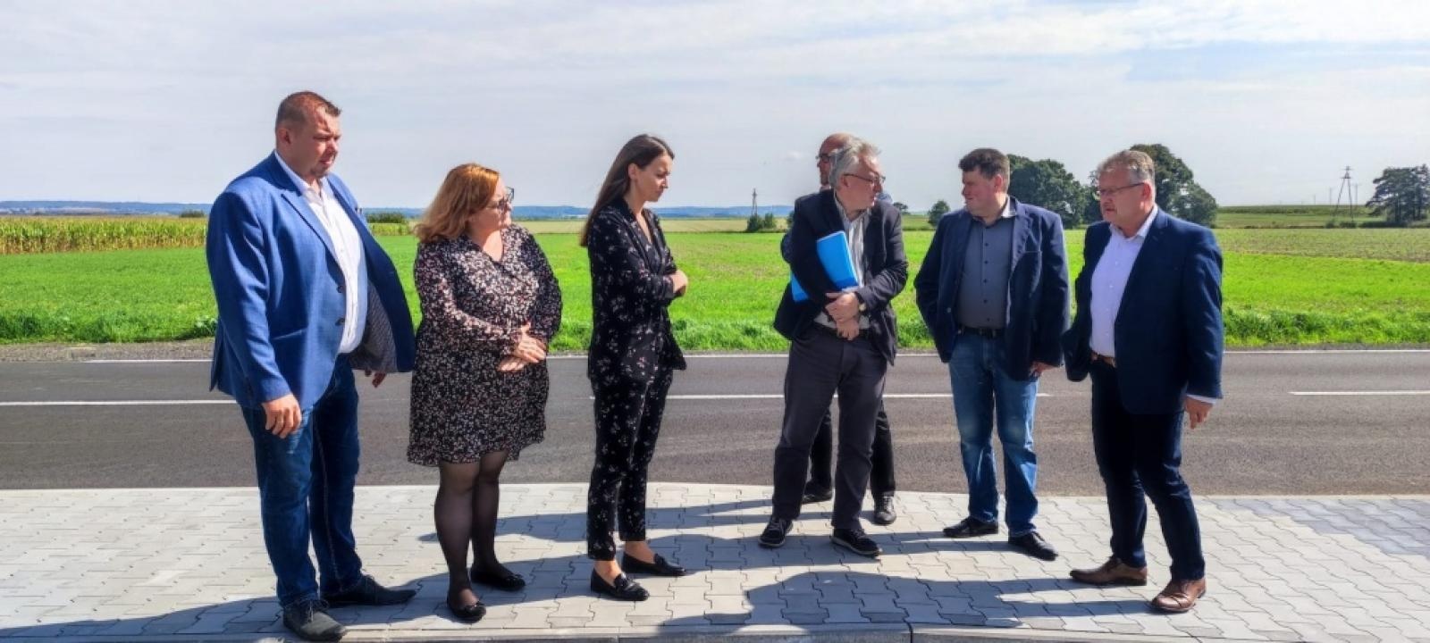 Zdjęcie w galerii na portalu naszraciborz.pl: Oddano po remoncie drogę Tworków-Hanowiec wiadomości z regionu