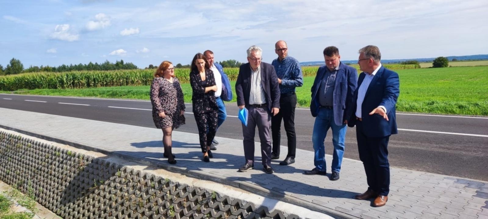 Zdjęcie w galerii na portalu naszraciborz.pl: Oddano po remoncie drogę Tworków-Hanowiec wiadomości z regionu