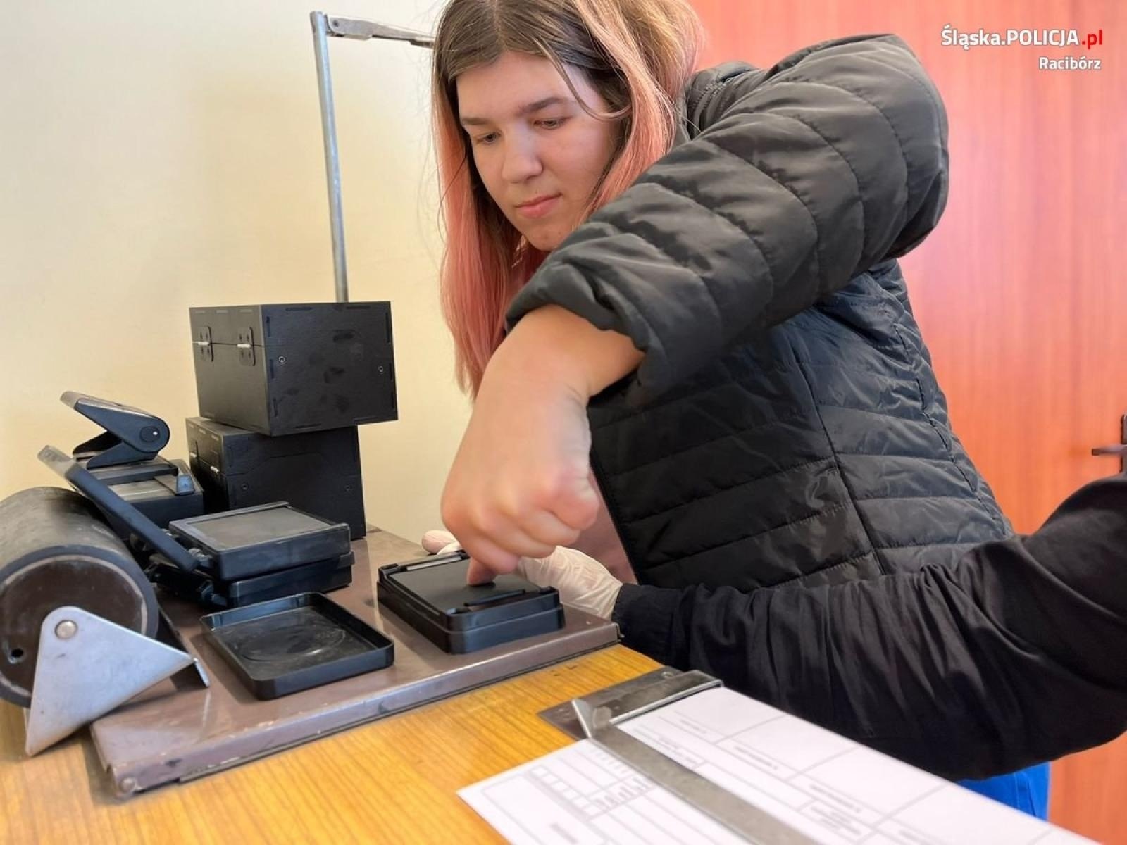 Zdjęcie w galerii na portalu naszraciborz.pl: Emilia miała marzenie. Policja z Raciborza je spełniła wiadomości z regionu