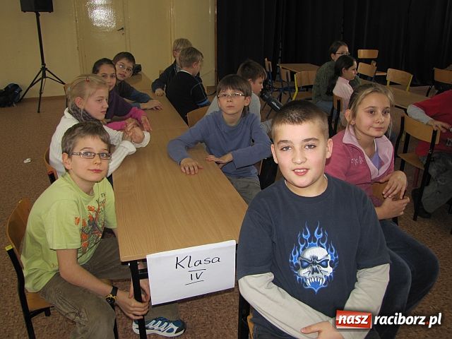 Zdjęcie w galerii na portalu naszraciborz.pl: Szachowe potyczki w SP 4 wiadomości z regionu