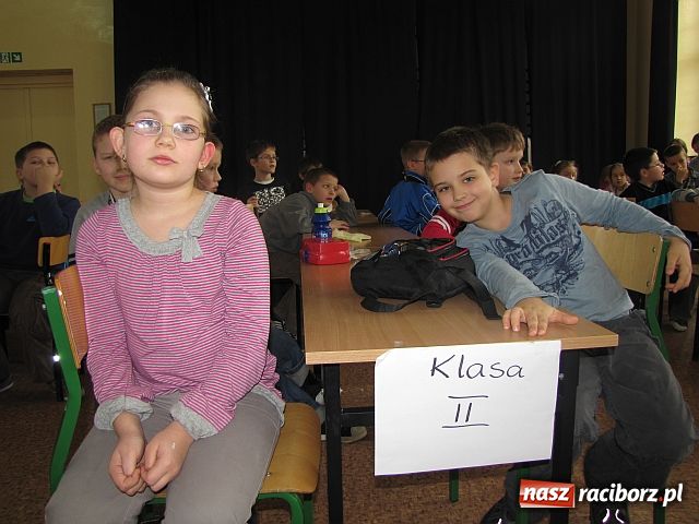 Zdjęcie w galerii na portalu naszraciborz.pl: Szachowe potyczki w SP 4 wiadomości z regionu