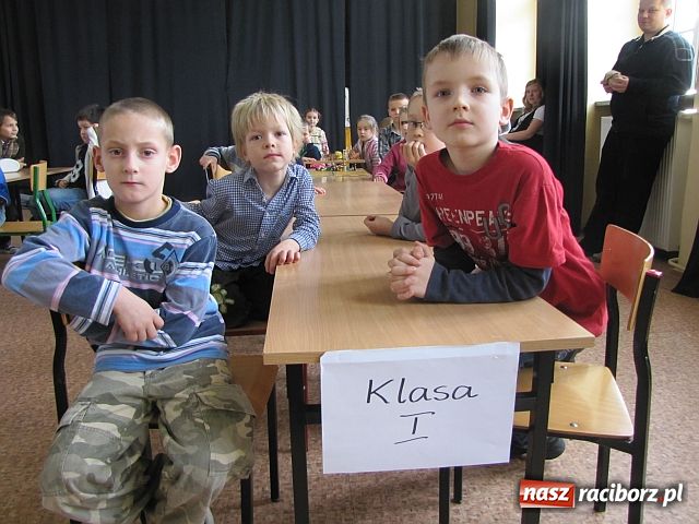 Zdjęcie w galerii na portalu naszraciborz.pl: Szachowe potyczki w SP 4 wiadomości z regionu