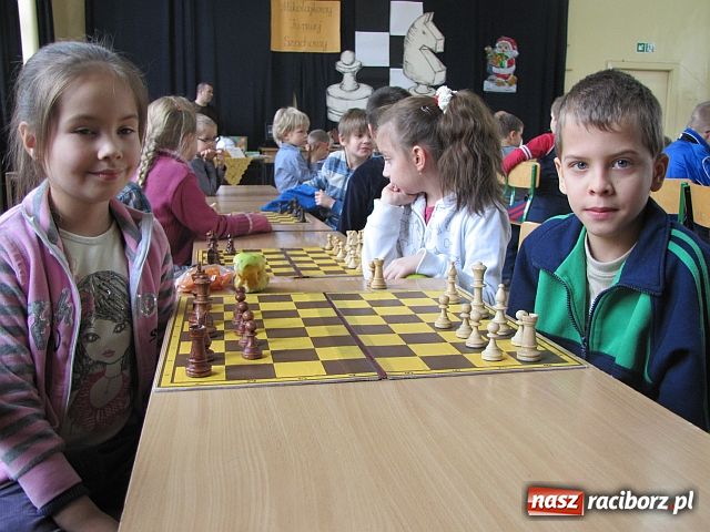 Zdjęcie w galerii na portalu naszraciborz.pl: Szachowe potyczki w SP 4 wiadomości z regionu