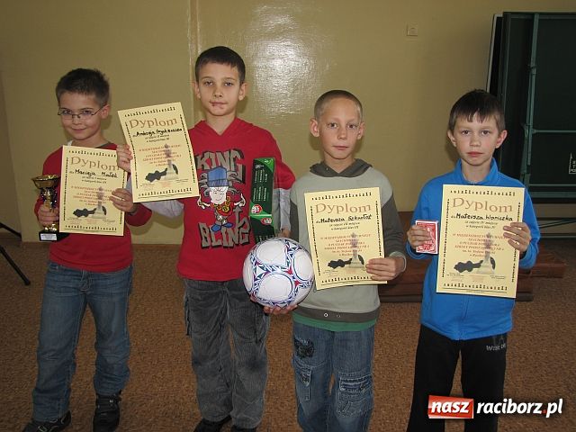 Zdjęcie w galerii na portalu naszraciborz.pl: Szachowe potyczki w SP 4 wiadomości z regionu