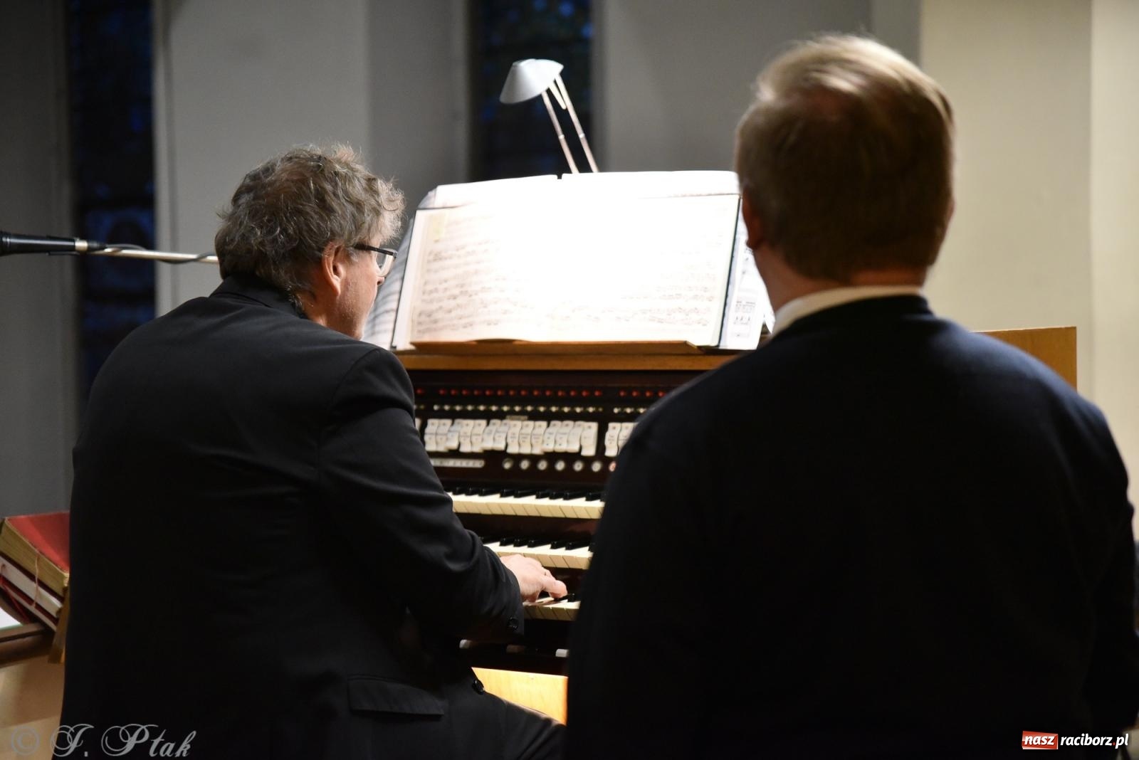 Zdjęcie w galerii na portalu naszraciborz.pl: Muzyka Aniołów zabrzmiała w kościele farnym [FOTO i WIDEO] wiadomości z regionu