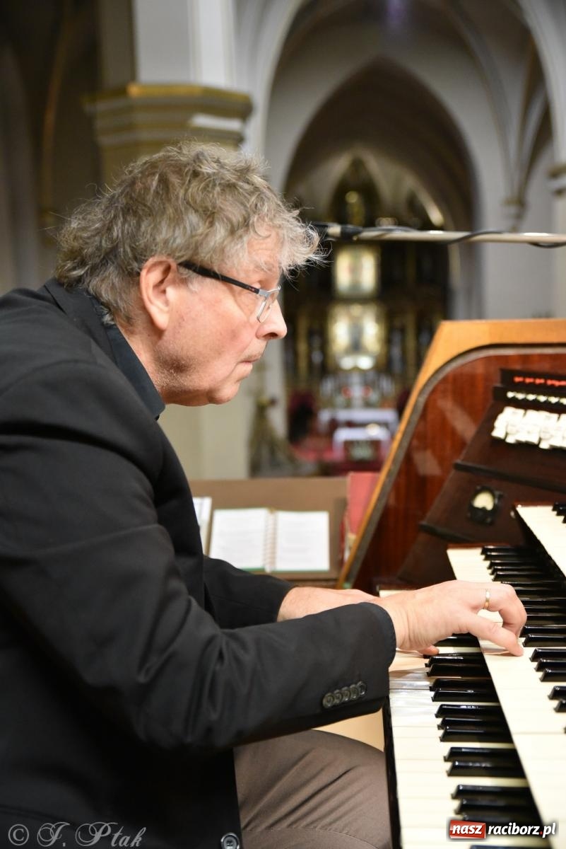 Zdjęcie w galerii na portalu naszraciborz.pl: Muzyka Aniołów zabrzmiała w kościele farnym [FOTO i WIDEO] wiadomości z regionu