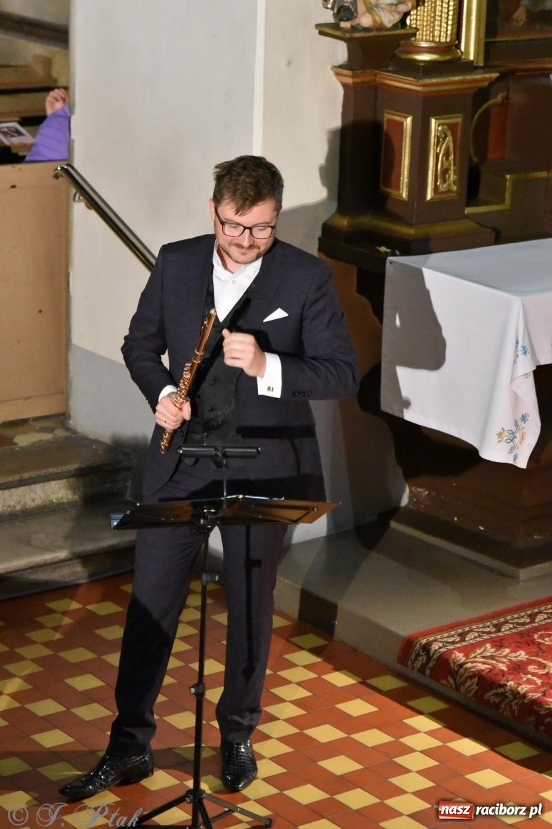 Zdjęcie w galerii na portalu naszraciborz.pl: Muzyka Aniołów zabrzmiała w kościele farnym [FOTO i WIDEO] wiadomości z regionu