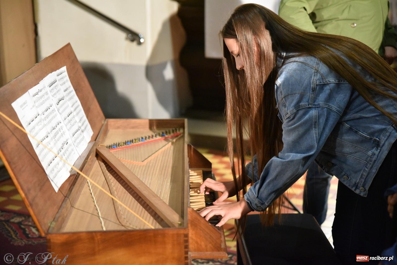 Zdjęcie w galerii na portalu naszraciborz.pl: Muzyka Aniołów zabrzmiała w kościele farnym [FOTO i WIDEO] wiadomości z regionu