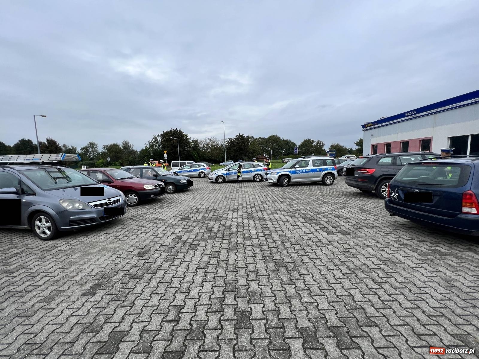 Zdjęcie w galerii na portalu naszraciborz.pl: Akcja policji na Piaskowej-Rybnickiej. Kolejka po mandaty jak do McDrive'a wiadomości z regionu