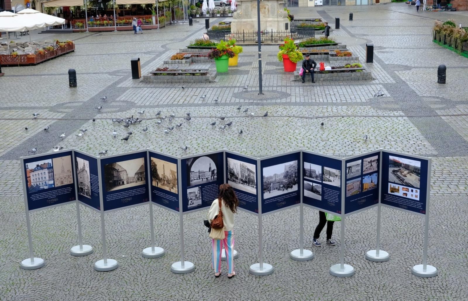 Zdjęcie w galerii na portalu naszraciborz.pl: Z dziejów raciborskiego Rynku - nowa wystawa w plenerze [WIDEO] wiadomości z regionu