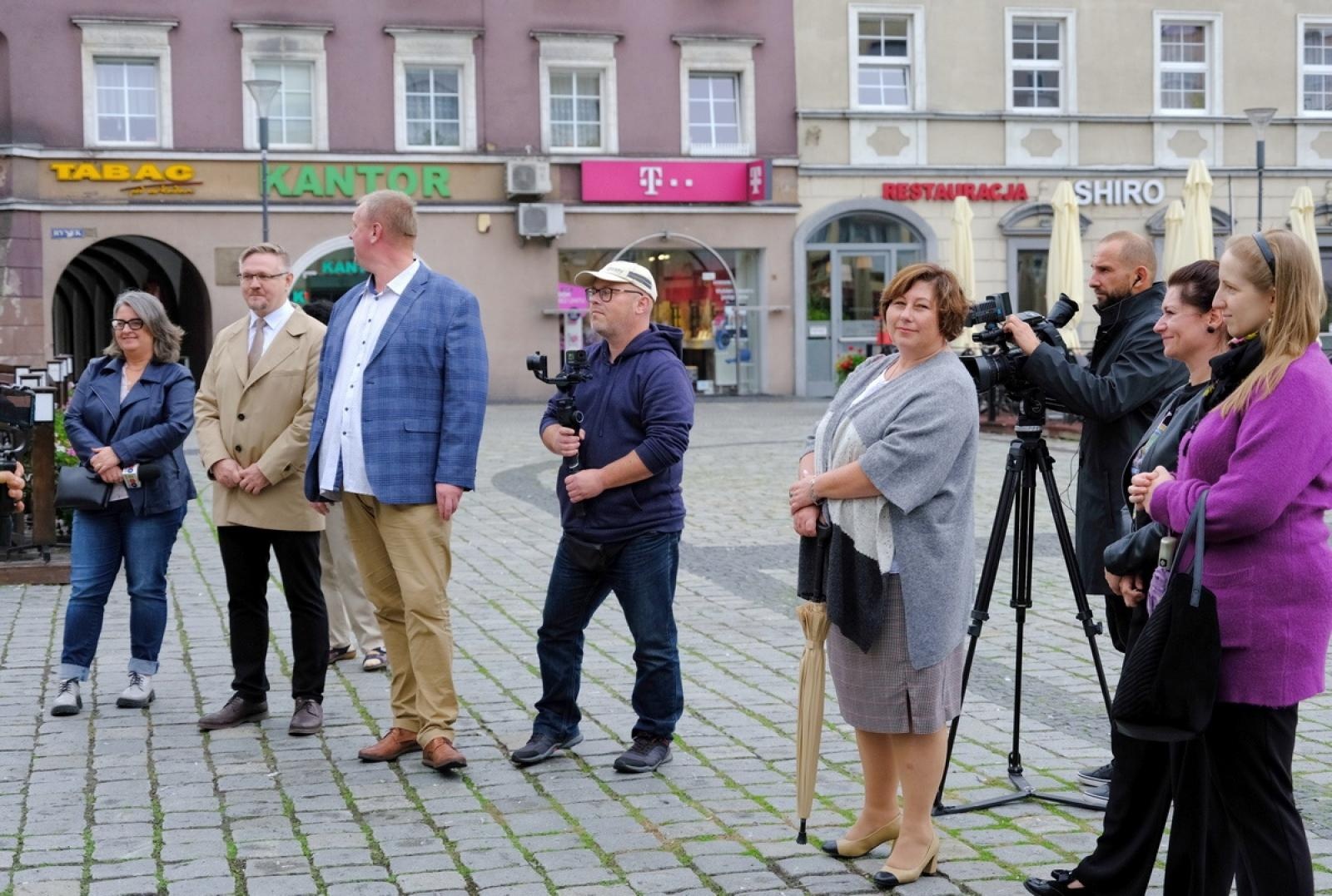 Zdjęcie w galerii na portalu naszraciborz.pl: Z dziejów raciborskiego Rynku - nowa wystawa w plenerze [WIDEO] wiadomości z regionu