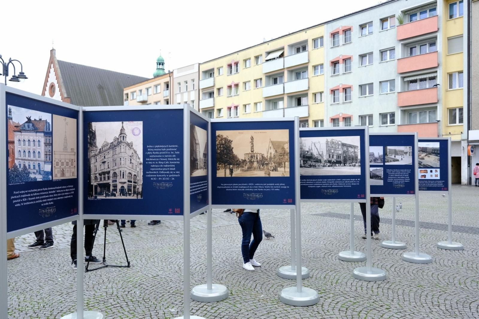 Zdjęcie w galerii na portalu naszraciborz.pl: Z dziejów raciborskiego Rynku - nowa wystawa w plenerze [WIDEO] wiadomości z regionu