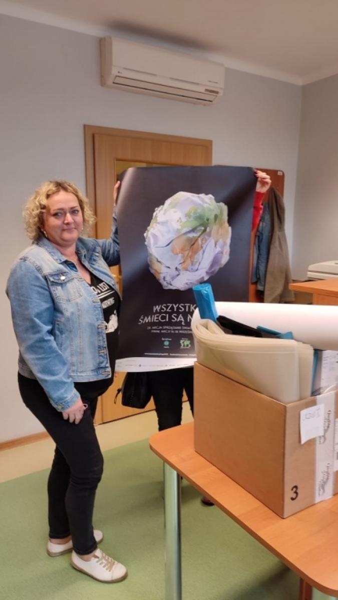 Zdjęcie w galerii na portalu naszraciborz.pl: W Starostwie przeprowadzono akcję Sprzątanie Świata wiadomości z regionu