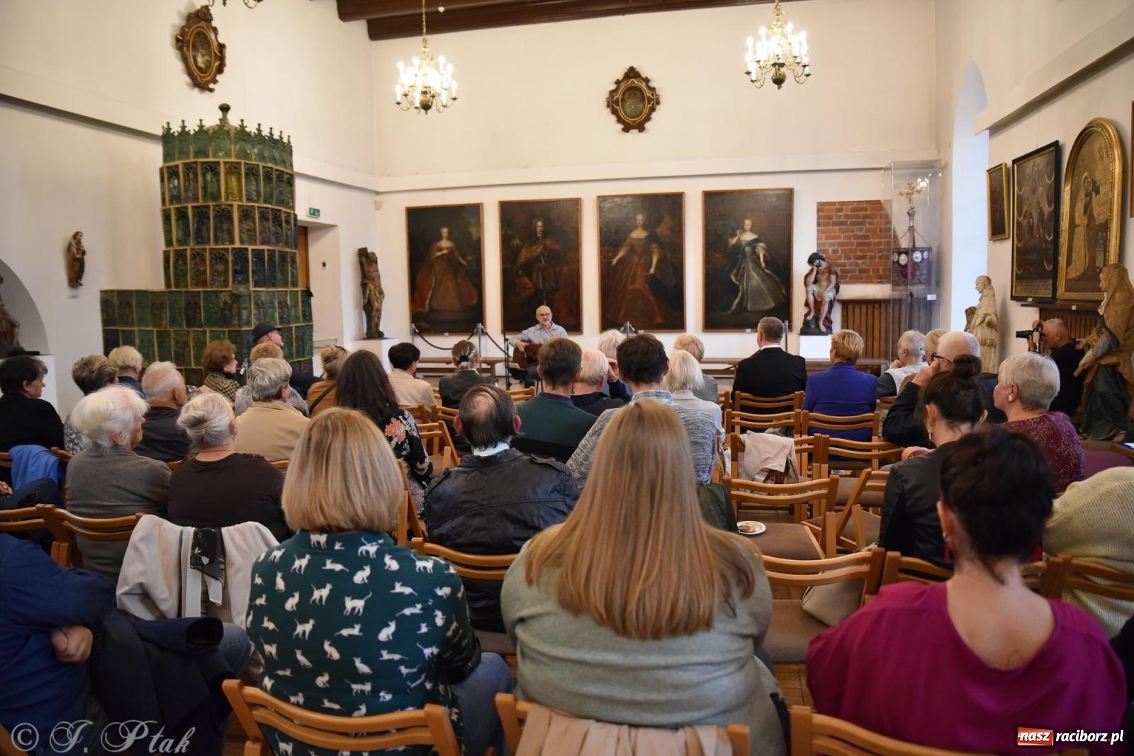 Zdjęcie w galerii na portalu naszraciborz.pl: Gospelblues w raciborskim Muzeum wiadomości z regionu