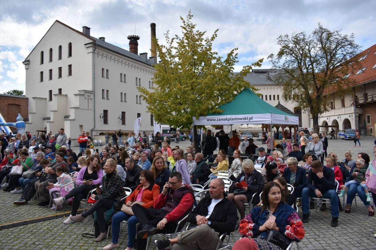 Zdjęcie w galerii na portalu naszraciborz.pl: Zamkowy festyn z MDK-iem wiadomości z regionu