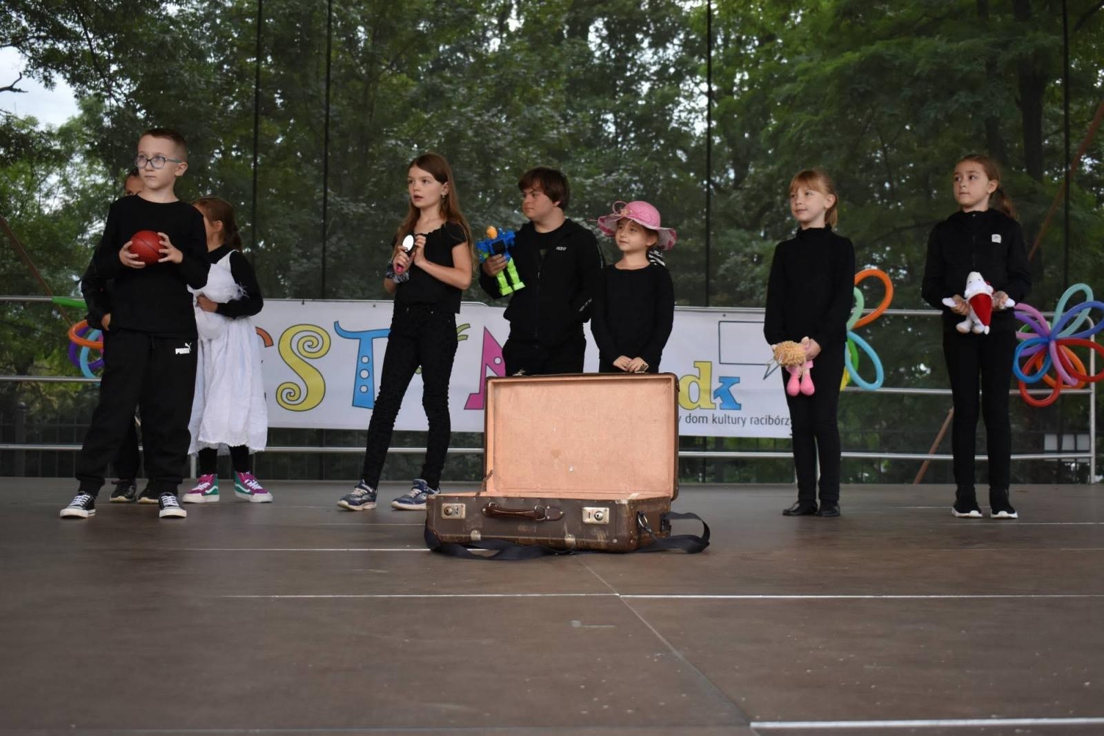 Zdjęcie w galerii na portalu naszraciborz.pl: Zamkowy festyn z MDK-iem wiadomości z regionu