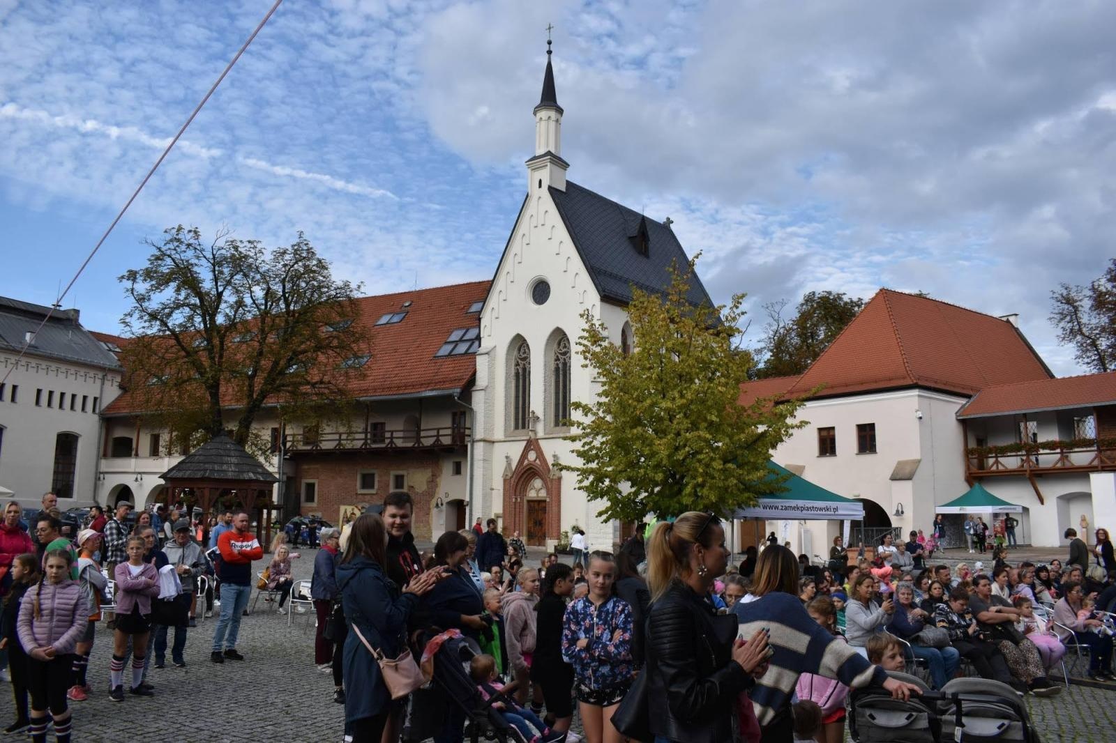 Zdjęcie w galerii na portalu naszraciborz.pl: Zamkowy festyn z MDK-iem wiadomości z regionu