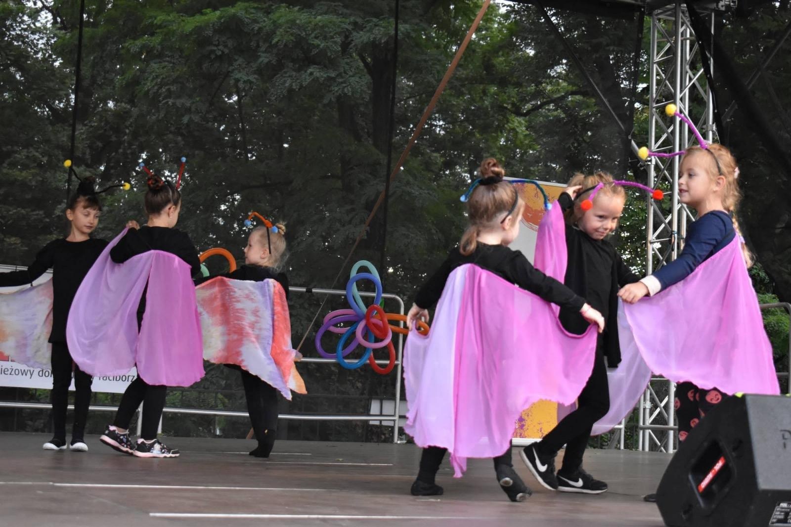 Zdjęcie w galerii na portalu naszraciborz.pl: Zamkowy festyn z MDK-iem wiadomości z regionu