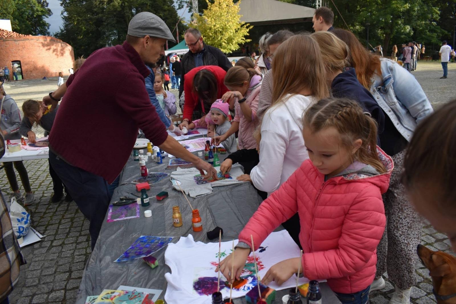Zdjęcie w galerii na portalu naszraciborz.pl: Zamkowy festyn z MDK-iem wiadomości z regionu