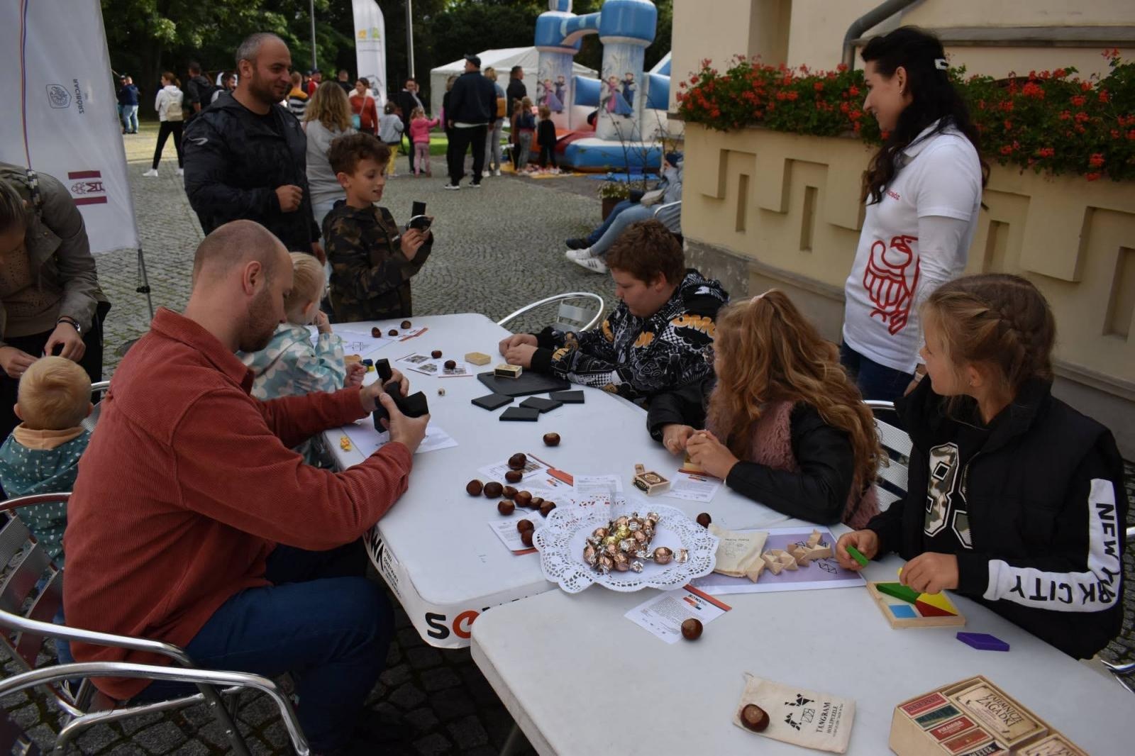 Zdjęcie w galerii na portalu naszraciborz.pl: Zamkowy festyn z MDK-iem wiadomości z regionu