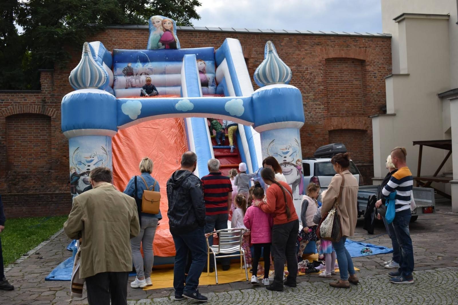Zdjęcie w galerii na portalu naszraciborz.pl: Zamkowy festyn z MDK-iem wiadomości z regionu