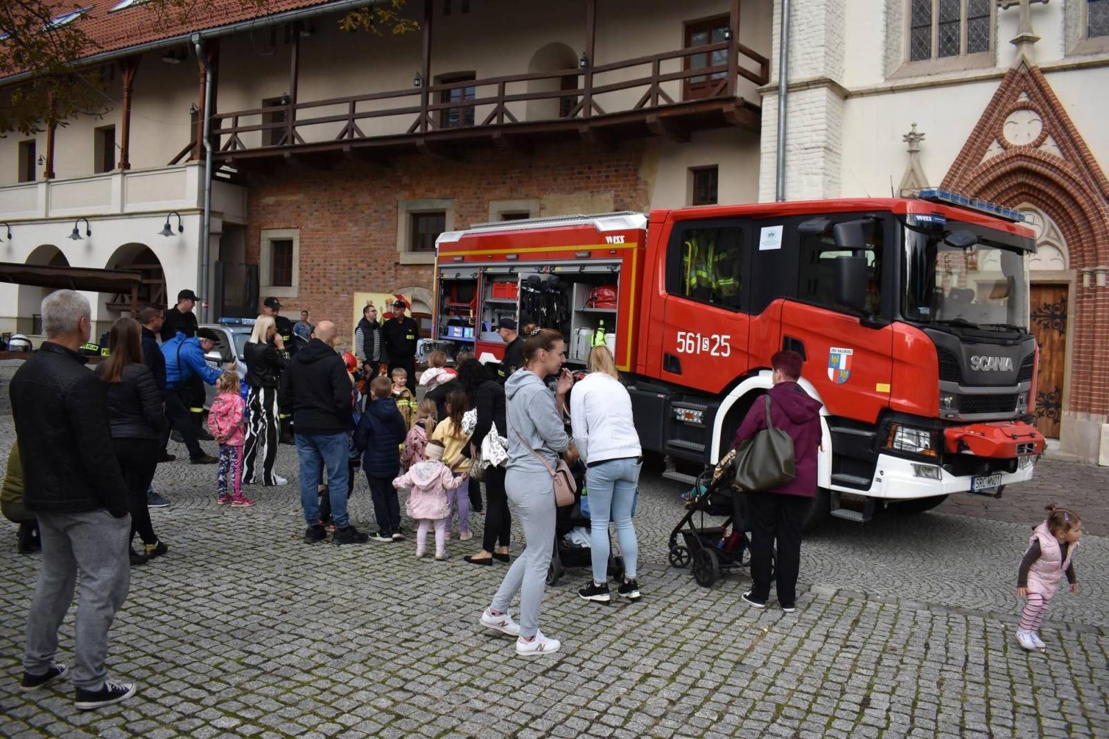 Zdjęcie w galerii na portalu naszraciborz.pl: Zamkowy festyn z MDK-iem wiadomości z regionu