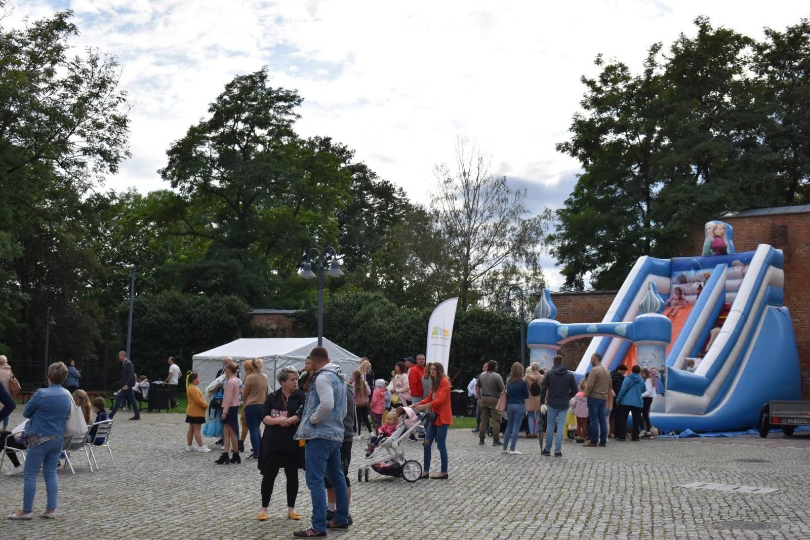 Zdjęcie w galerii na portalu naszraciborz.pl: Zamkowy festyn z MDK-iem wiadomości z regionu