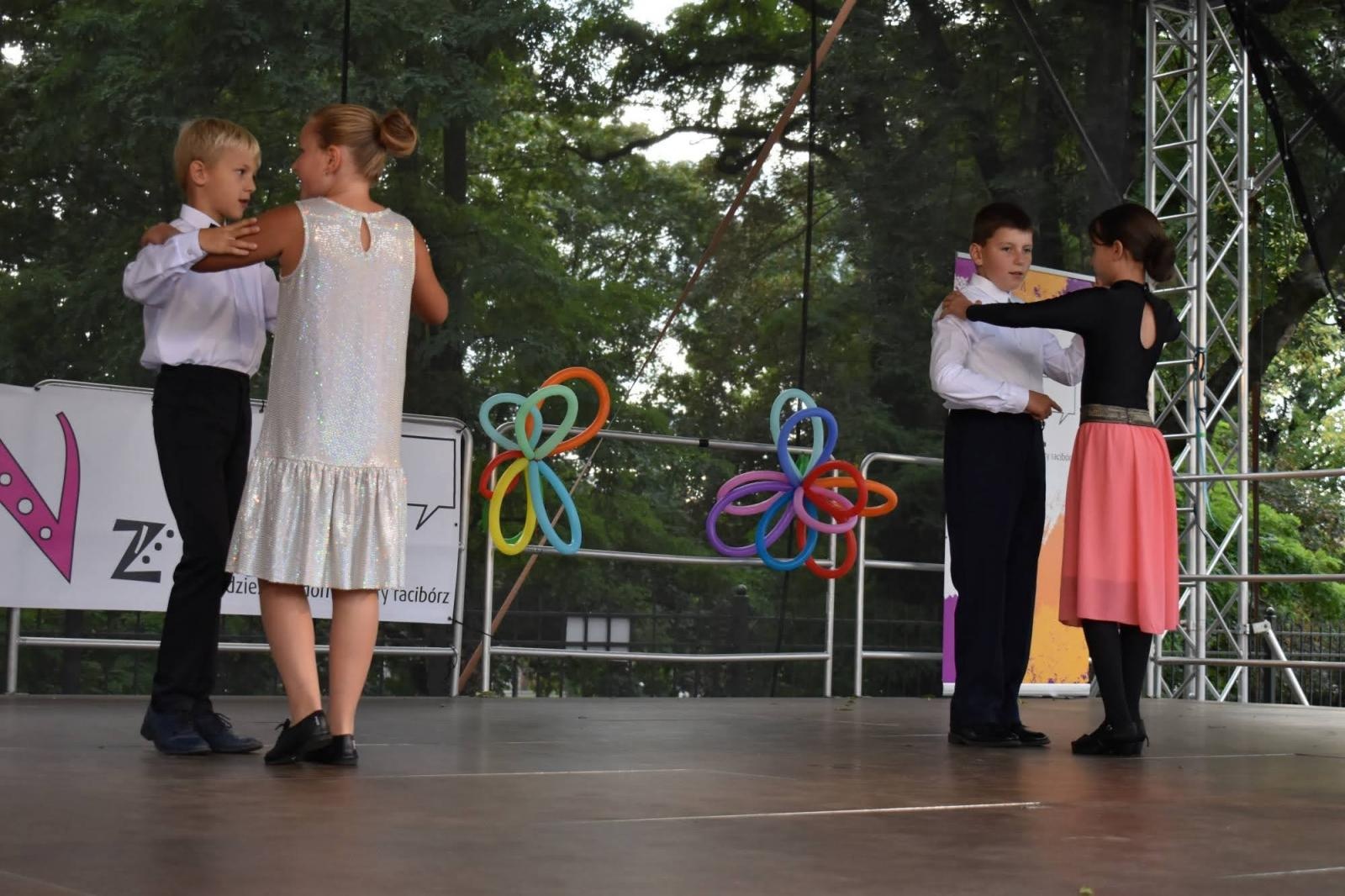 Zdjęcie w galerii na portalu naszraciborz.pl: Zamkowy festyn z MDK-iem wiadomości z regionu