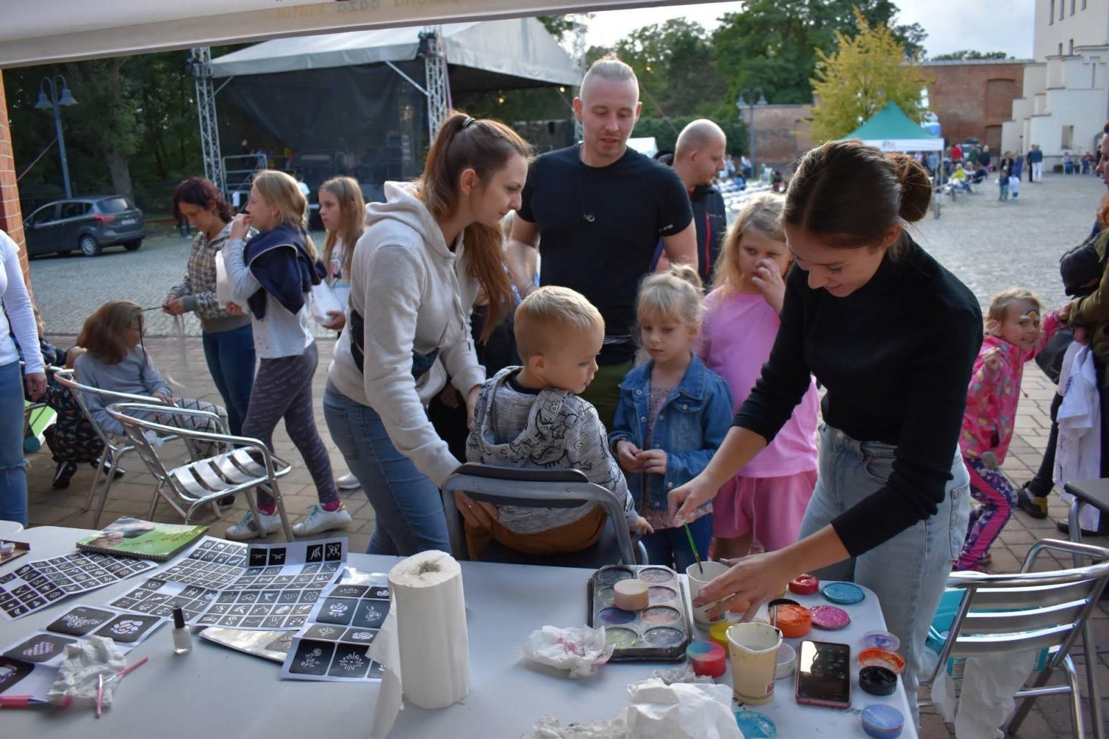 Zdjęcie w galerii na portalu naszraciborz.pl: Zamkowy festyn z MDK-iem wiadomości z regionu