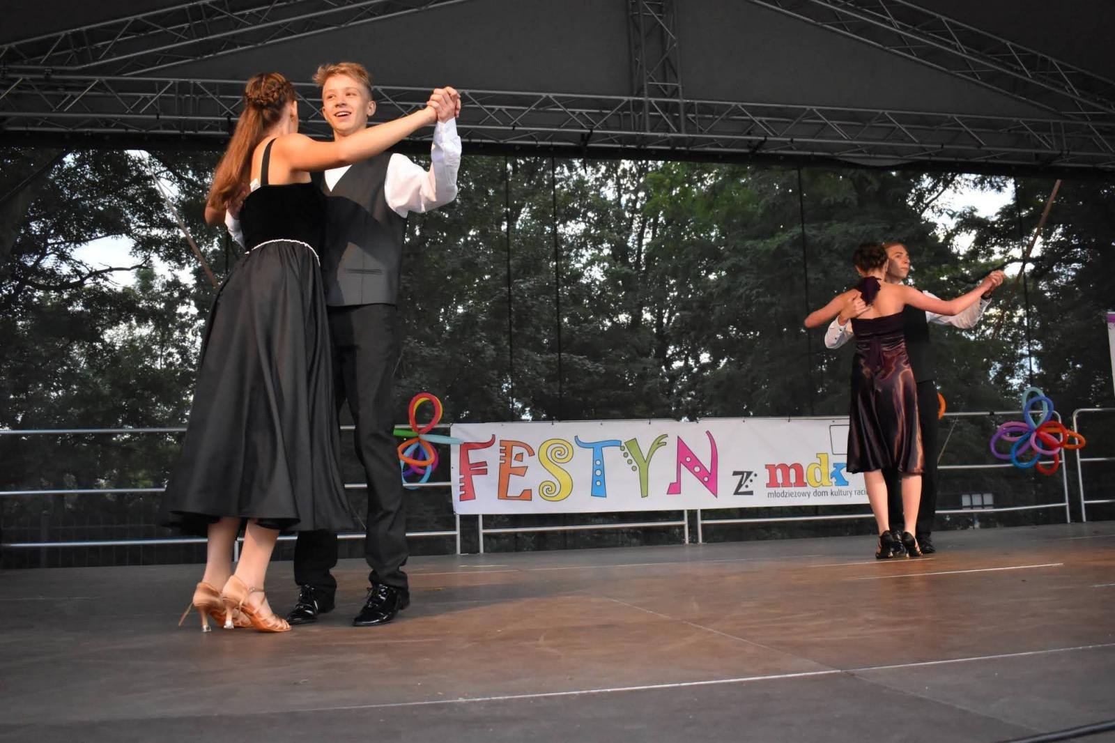 Zdjęcie w galerii na portalu naszraciborz.pl: Zamkowy festyn z MDK-iem wiadomości z regionu