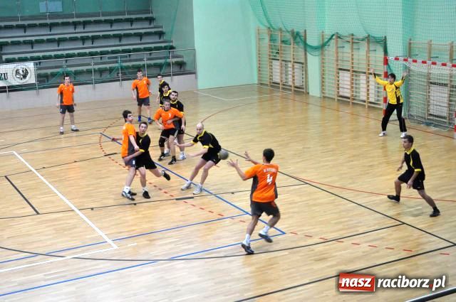 Zdjęcie w galerii na portalu naszraciborz.pl: Studencka piłka ręczna wiadomości z regionu