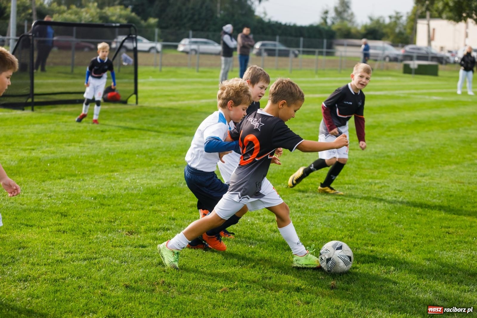 Zdjęcie w galerii na portalu naszraciborz.pl: Piłkarska rywalizacja o puchar prezesa Naprzodu Borucin [FOTO] wiadomości z regionu