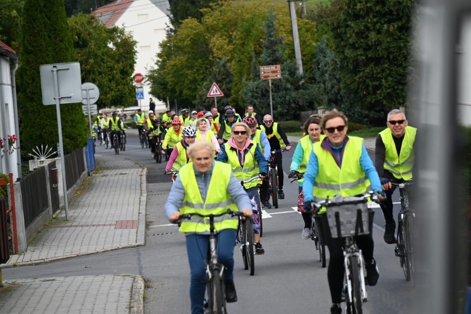 Zdjęcie w galerii na portalu naszraciborz.pl: Rajd rowerowy partnerskich gmin [FOTO i WIDEO] wiadomości z regionu