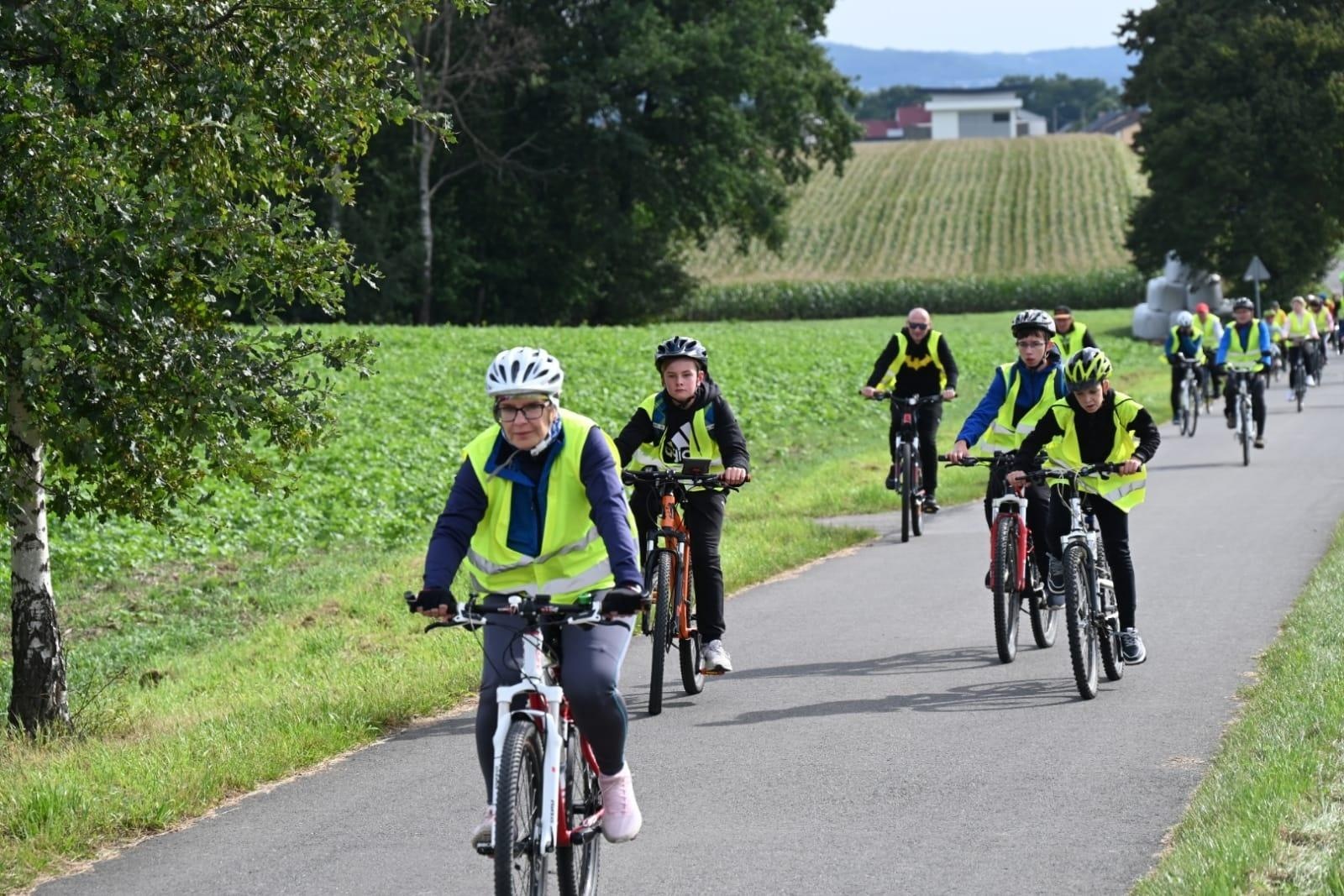 Zdjęcie w galerii na portalu naszraciborz.pl: Rajd rowerowy partnerskich gmin [FOTO i WIDEO] wiadomości z regionu