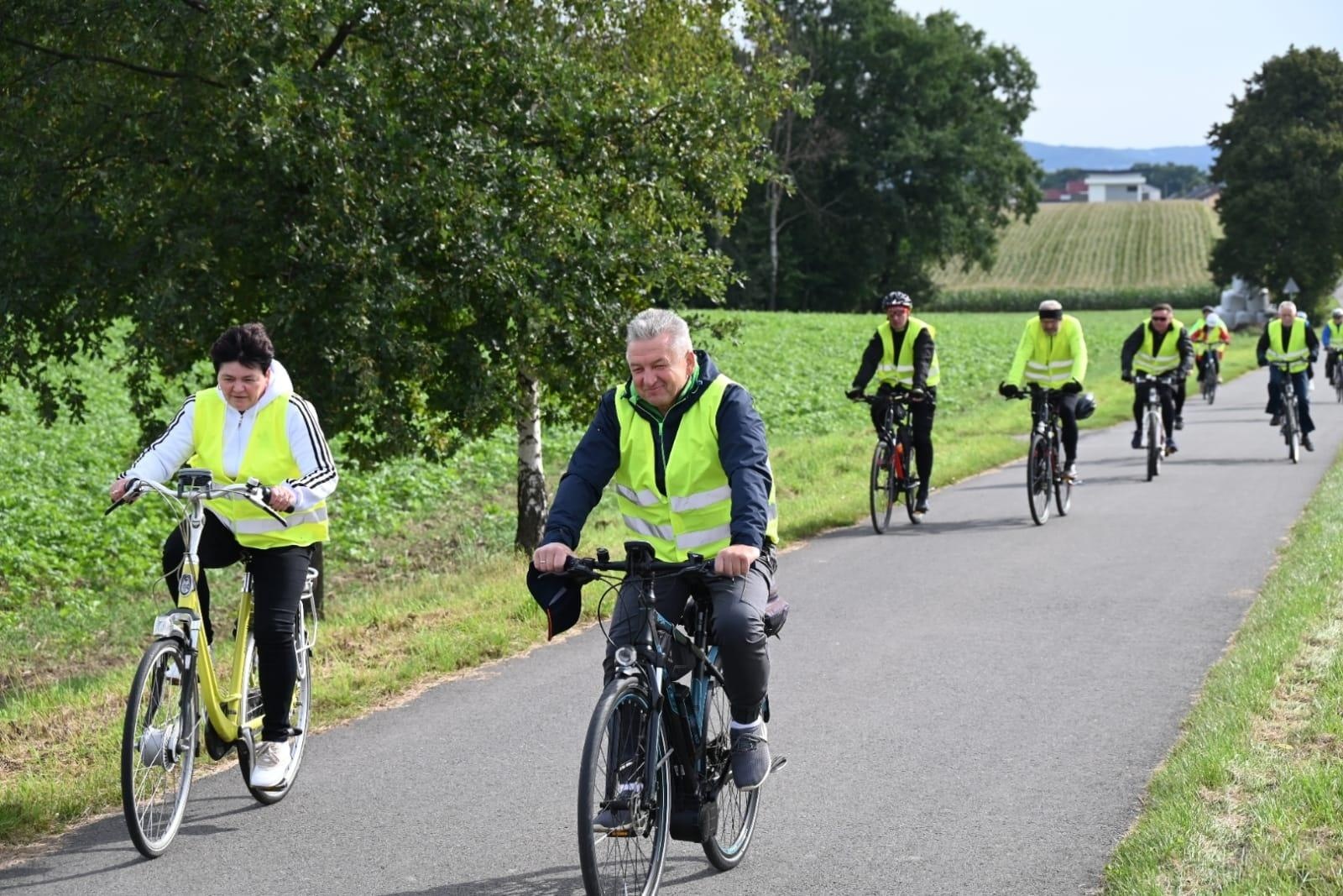 Zdjęcie w galerii na portalu naszraciborz.pl: Rajd rowerowy partnerskich gmin [FOTO i WIDEO] wiadomości z regionu