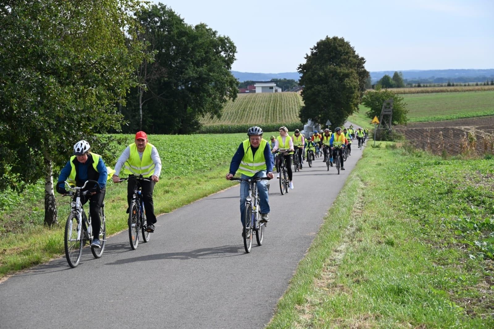 Zdjęcie w galerii na portalu naszraciborz.pl: Rajd rowerowy partnerskich gmin [FOTO i WIDEO] wiadomości z regionu