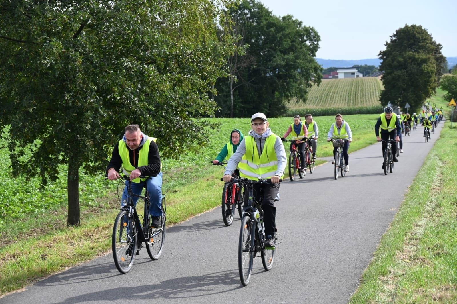Zdjęcie w galerii na portalu naszraciborz.pl: Rajd rowerowy partnerskich gmin [FOTO i WIDEO] wiadomości z regionu