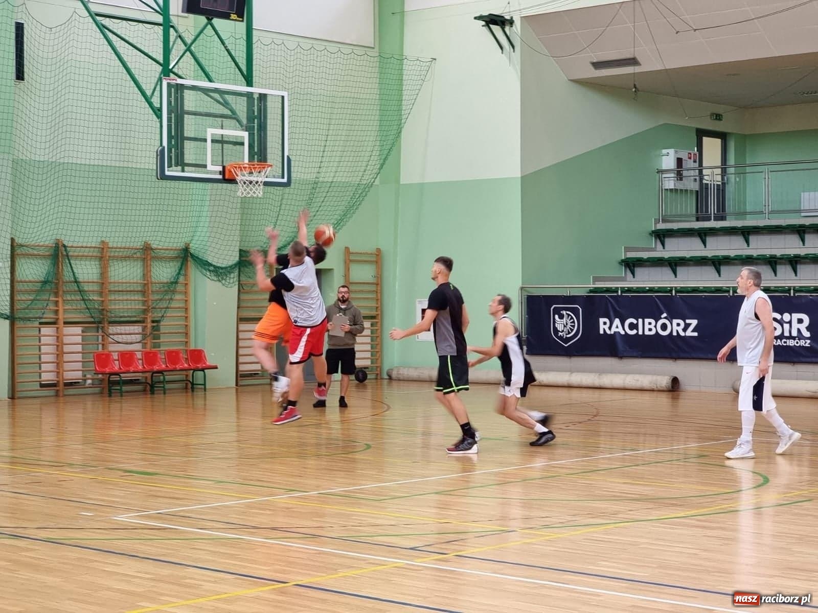Zdjęcie w galerii na portalu naszraciborz.pl: Koszykarskie zawody im. Stanisława Borowika za nami [FOTO i WIDEO] wiadomości z regionu