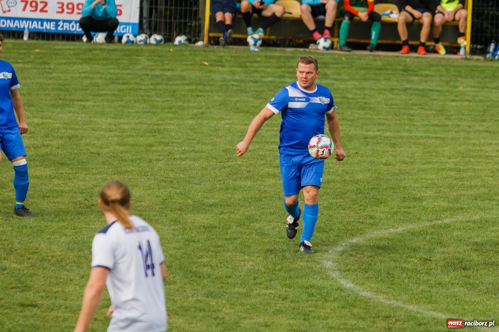 Zdjęcie w galerii na portalu naszraciborz.pl: B klasa. Wilczek pokąsał Ocice [FOTO] wiadomości z regionu