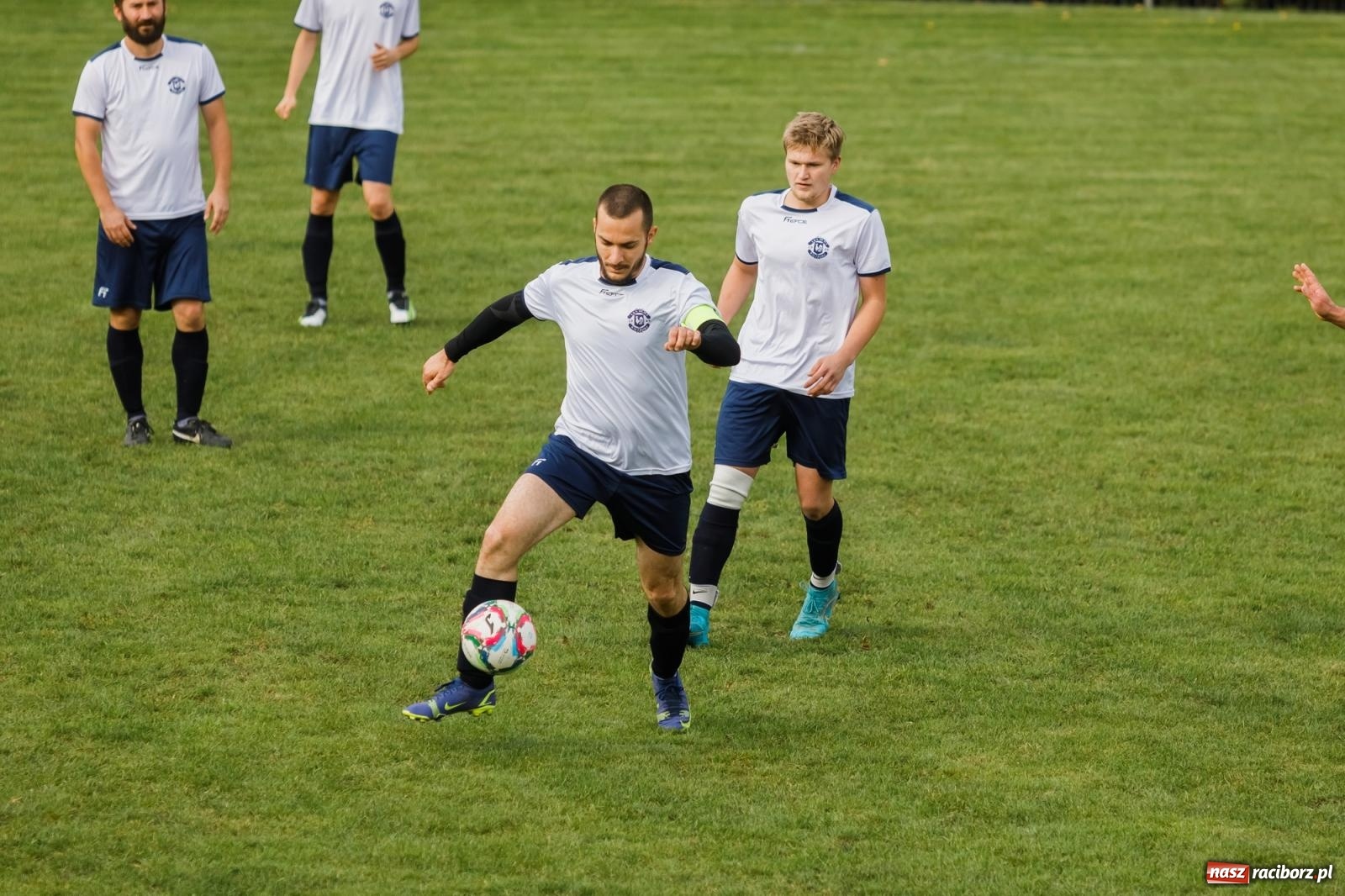 Zdjęcie w galerii na portalu naszraciborz.pl: B klasa. Wilczek pokąsał Ocice [FOTO] wiadomości z regionu