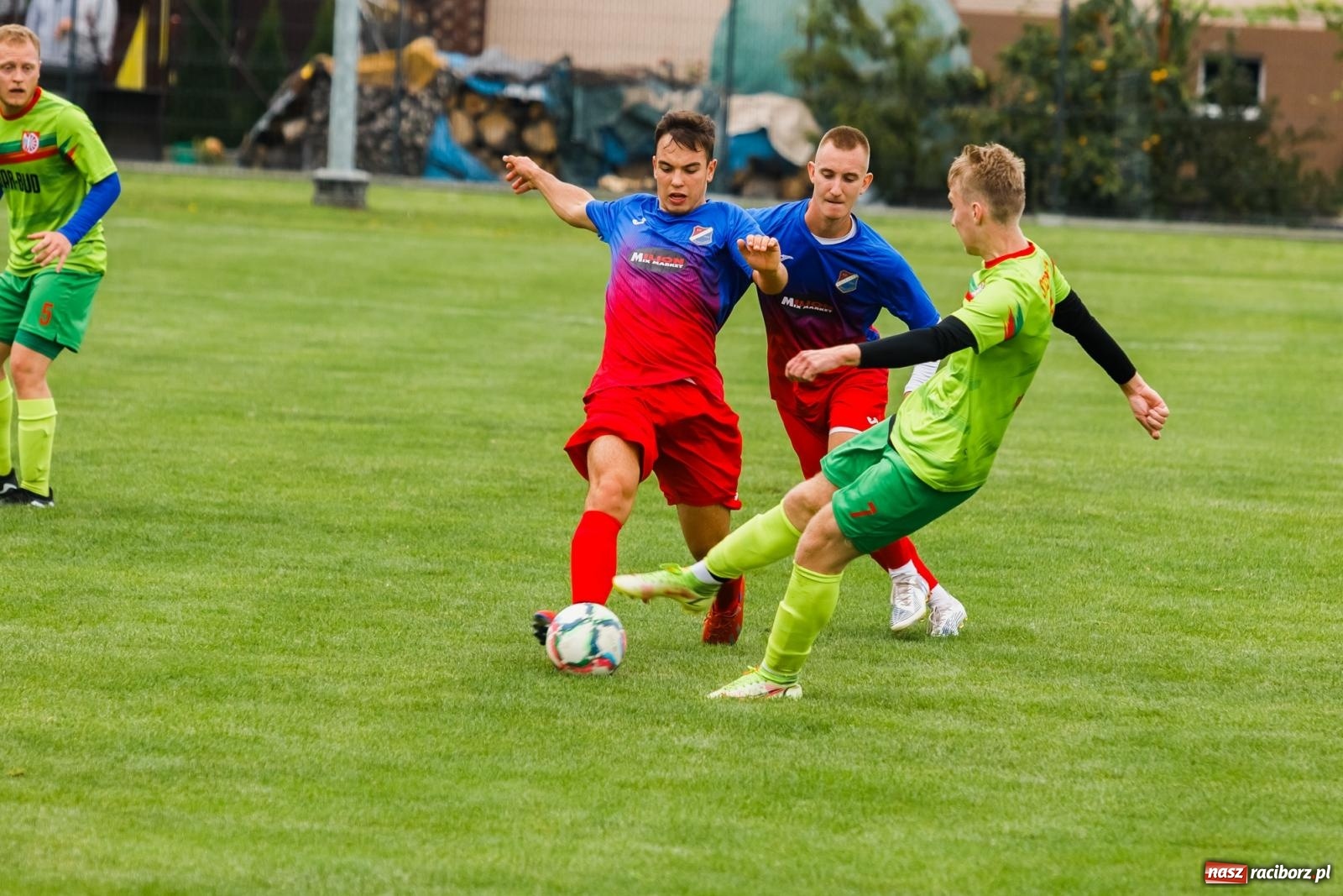 Zdjęcie w galerii na portalu naszraciborz.pl: Kolejarz z Chałupek rozjechał Studzienną [FOTO] wiadomości z regionu